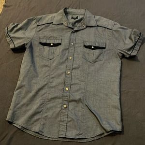 Gray, men’s short sleeve shirt button-down (not new)